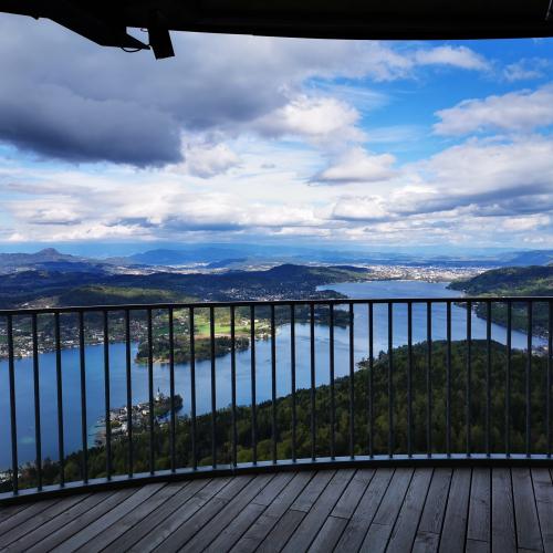 Die Aussicht vom Pyramidenkogel auf den Wörthersee