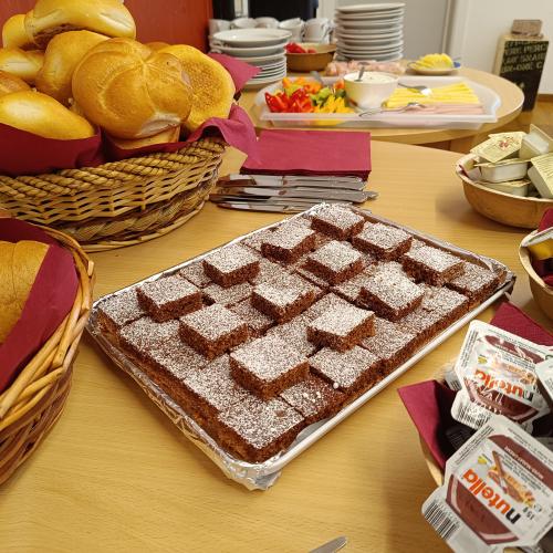 Blechkuchen, von den Kindern selbstgebacken