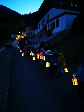 © cc Ein Laternenzug