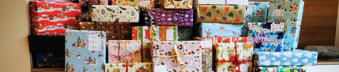Viele Weihnachtsgeschenke