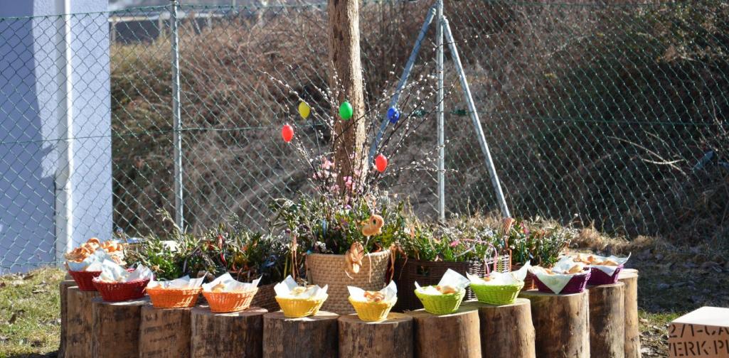 Osterfeier mit Pfarrer Josef