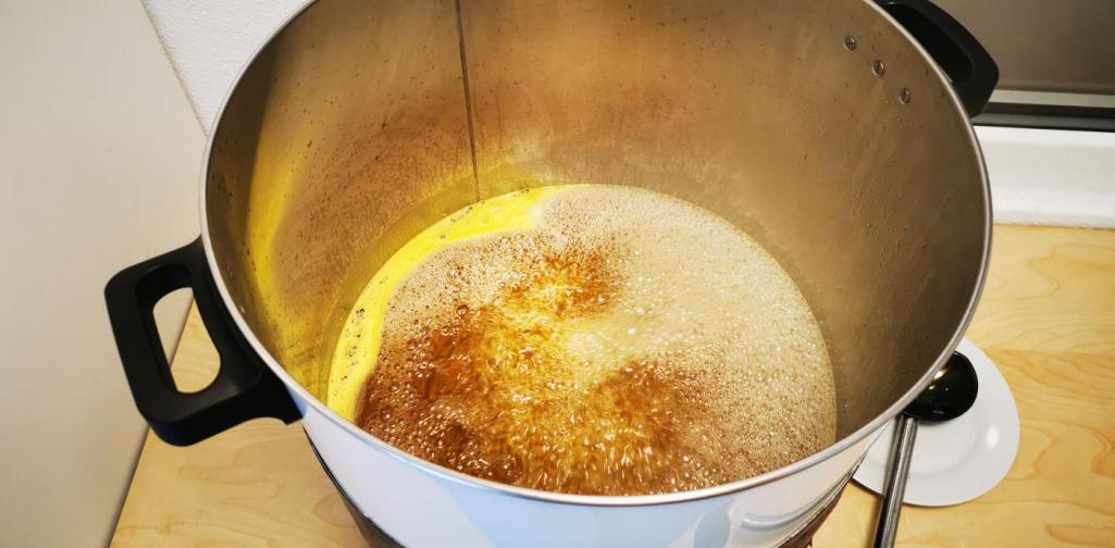 Verena Sud aus Blüten und Zitronen